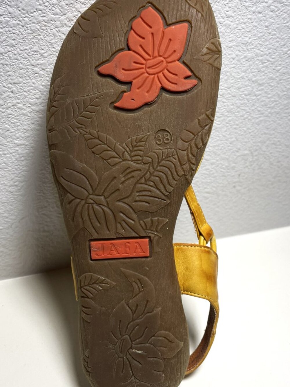 JAFA Women's Yellow Cross-Strap Sandals - Picture 4 of 9